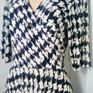 Sandra Darren 3/4 sleeves White& Black fit & flare